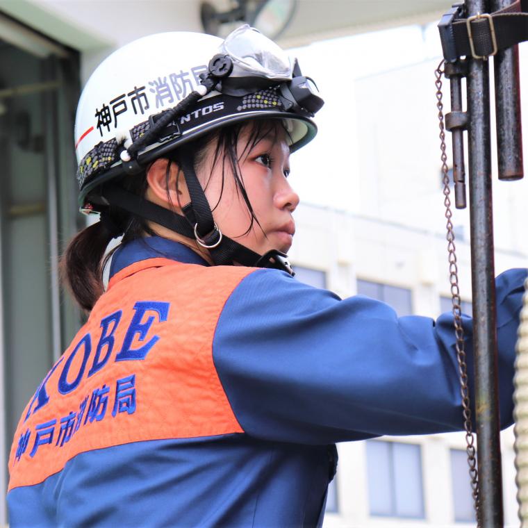 女性消防士ページバナー
