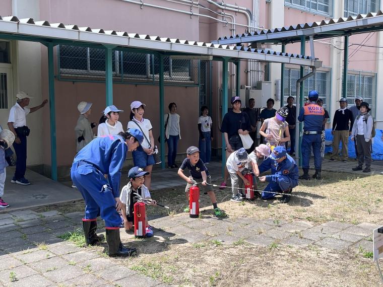 水消火器による消火訓練
