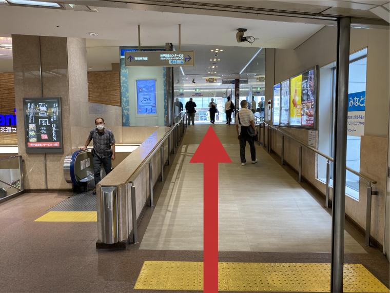 地下バリアフリールート道案内写真3
