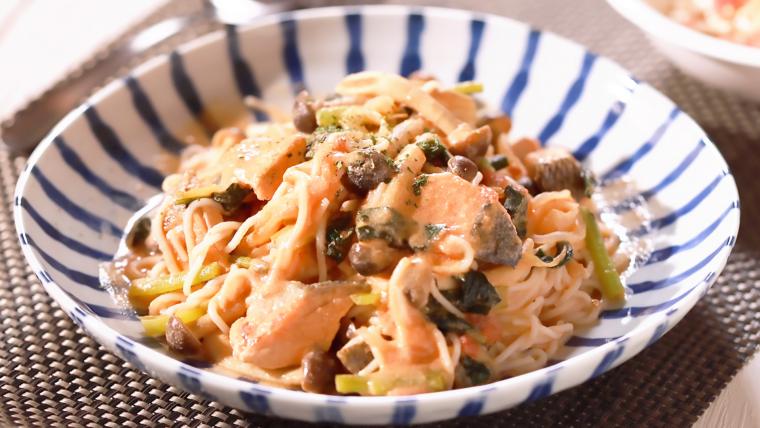 鮭のトマトクリームパスタ&とうふのくずしサラダ