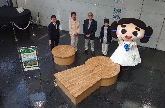 古墳ベンチ5
