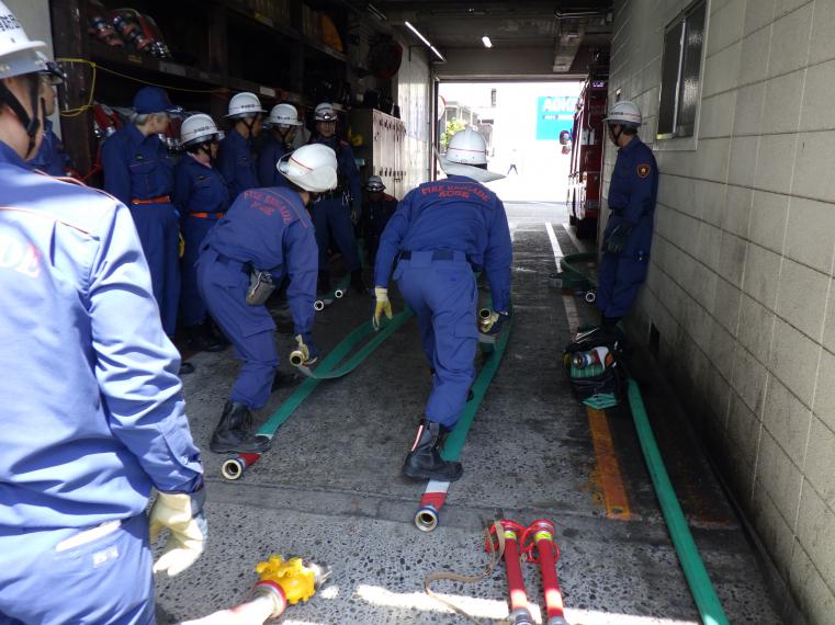 ホース延長訓練の様子