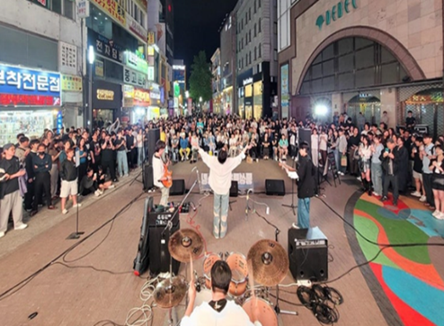 東城路観光案内所前