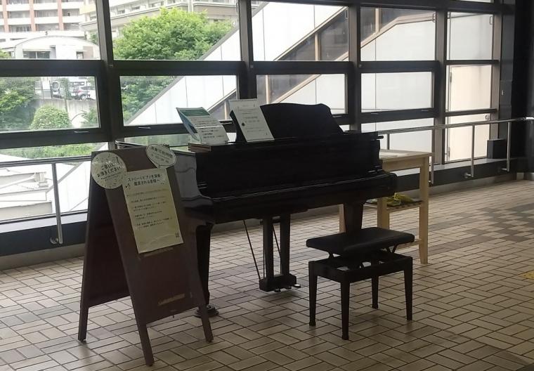 西神中央駅ピアノ01